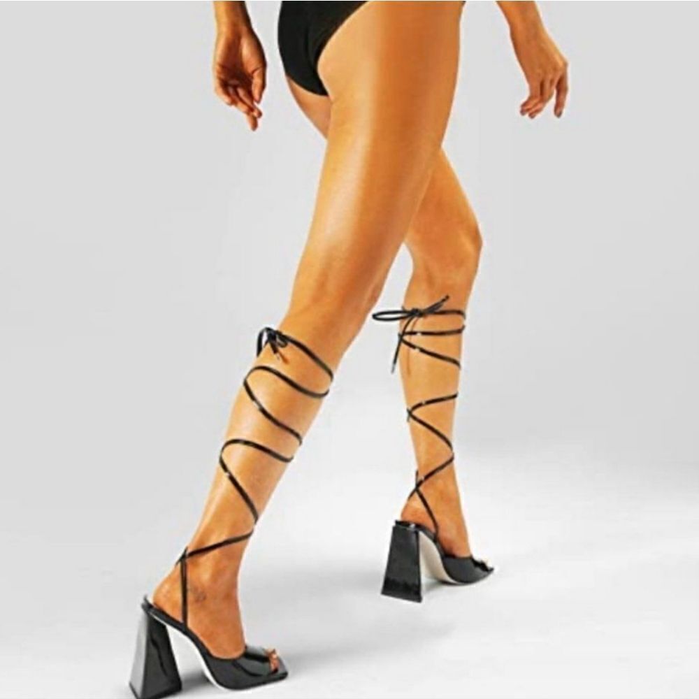 Wetkiss Black Strappy Chunky Heel Patent leather Sandals 7